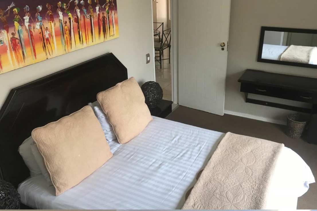 Daisy St -One Bedroom Apartment Johannesburgo Exterior foto